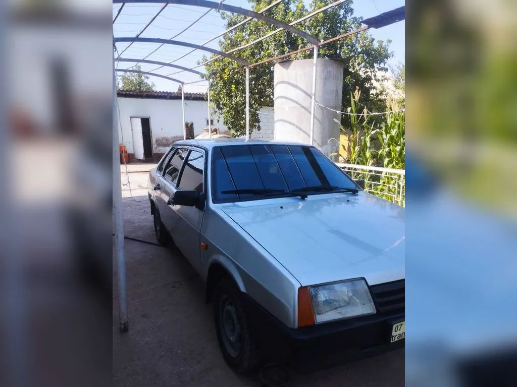 Lada 21099