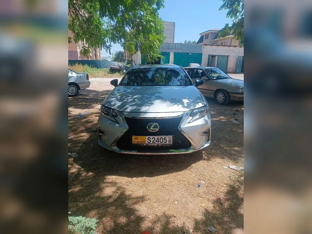 Lexus ES