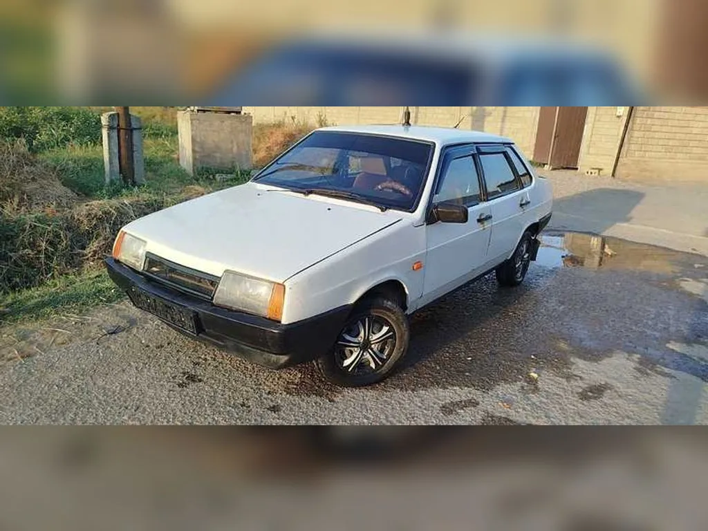 Lada 21099
