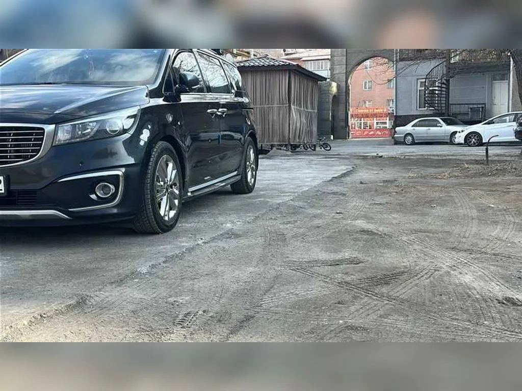 Kia Carnival