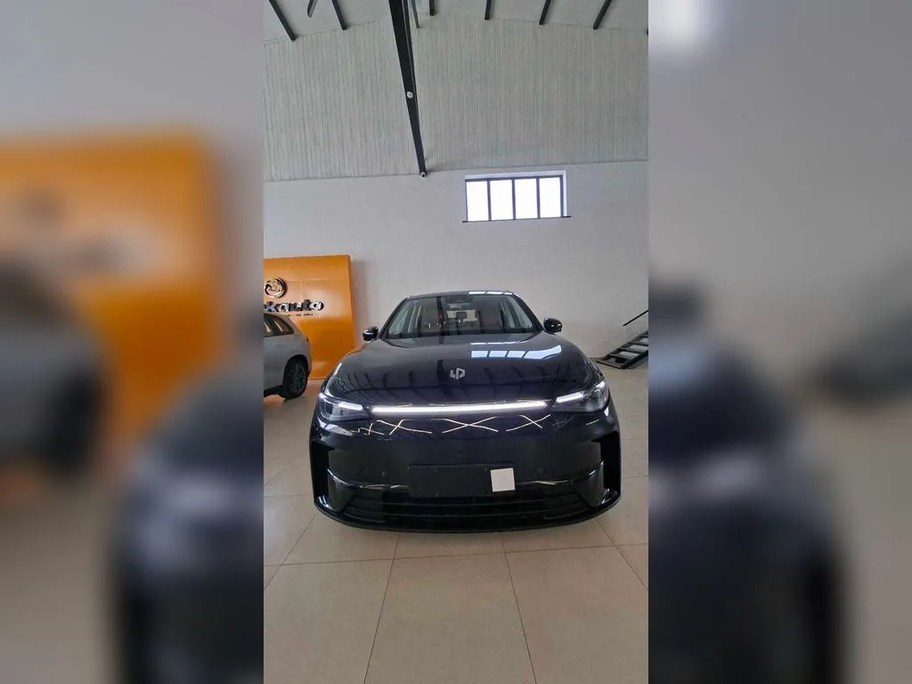 Leapmotor C10