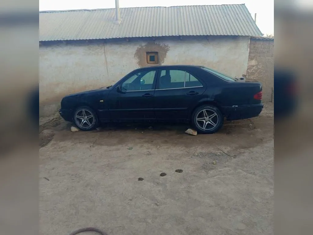 Mercedes-Benz E 1994