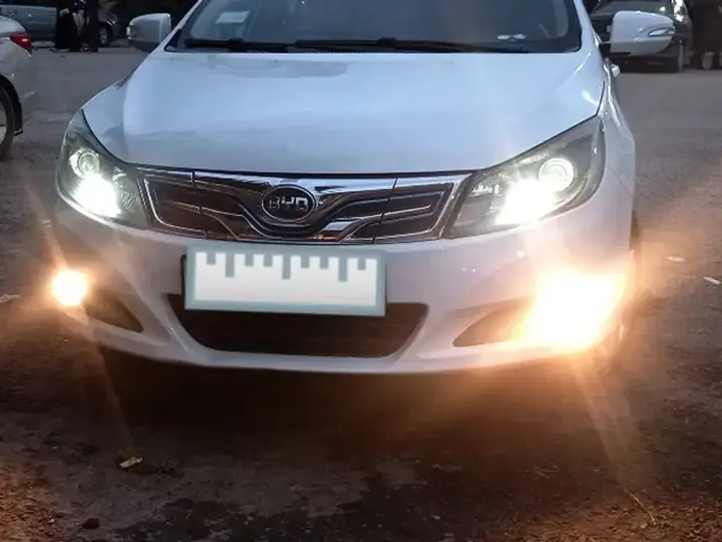 BYD E5