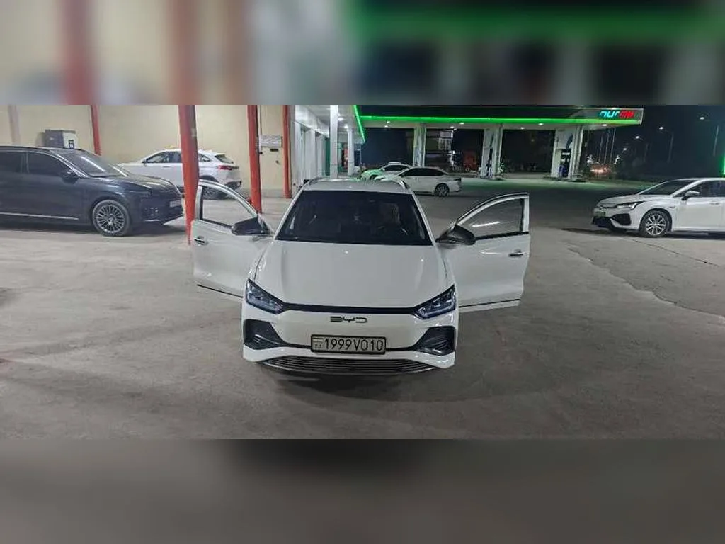 BYD E2