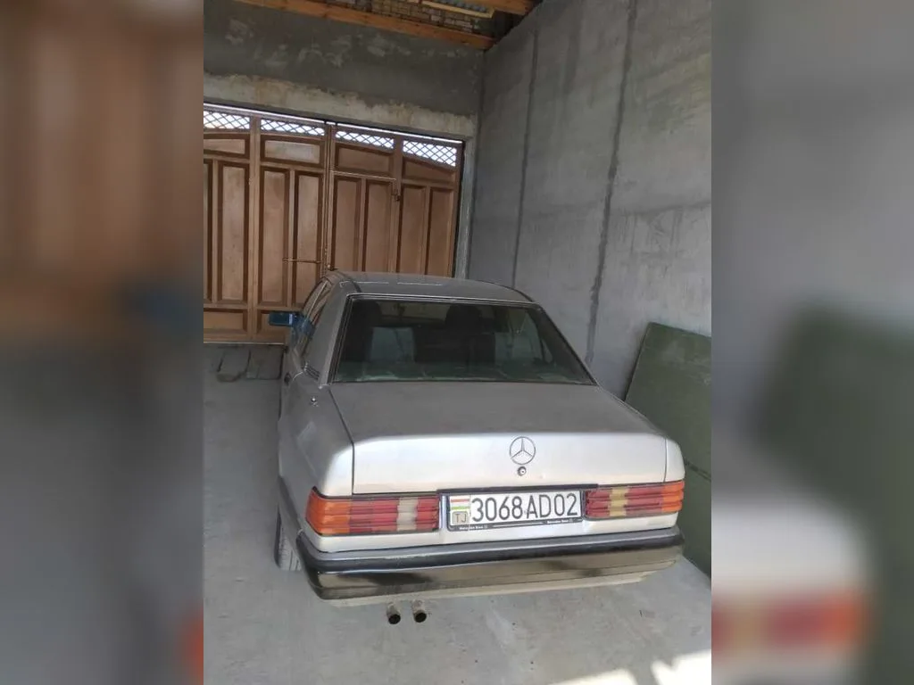 Mercedes-Benz W124