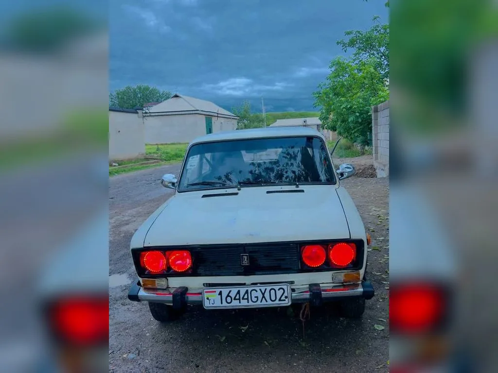 Lada 2106