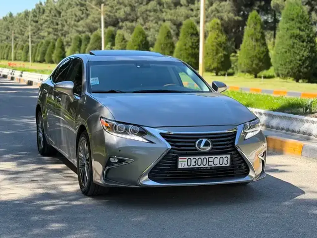 Lexus ES