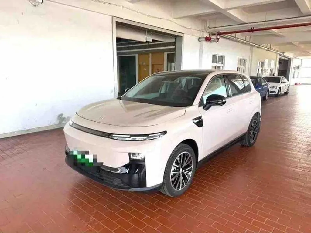 Leapmotor B10