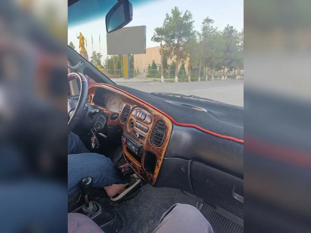 Hyundai Starех