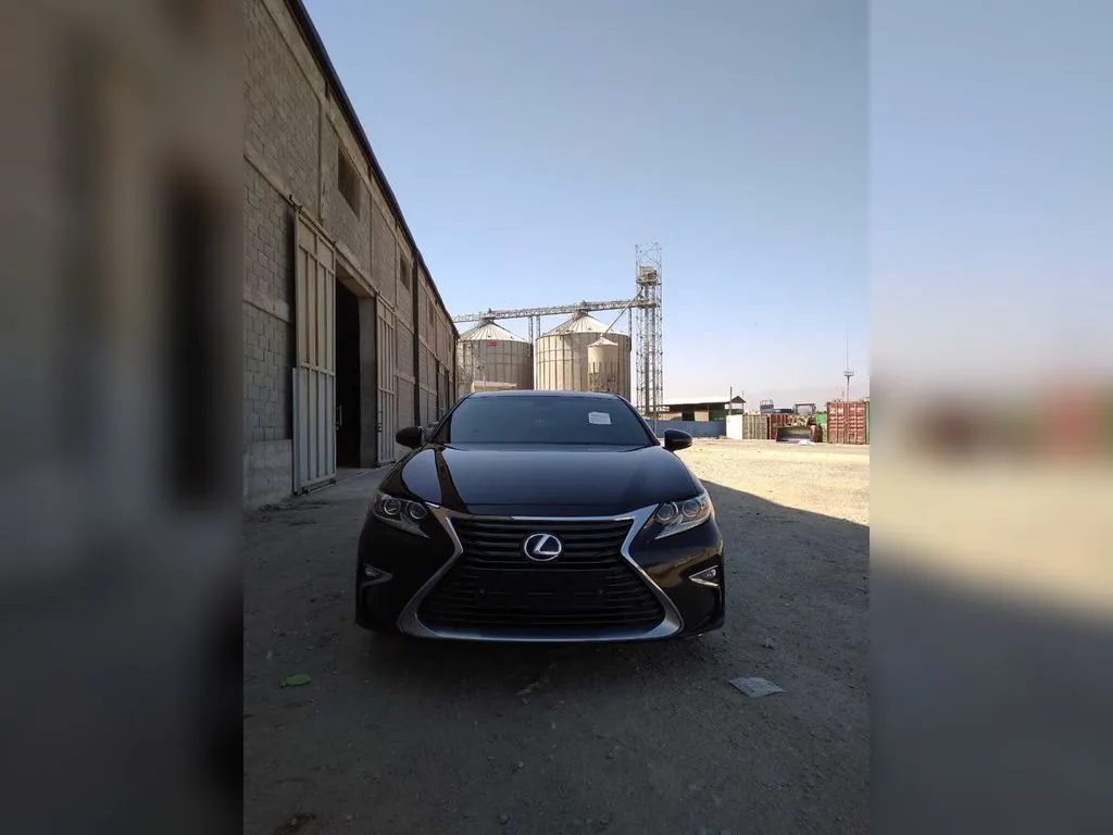 Lexus ES series