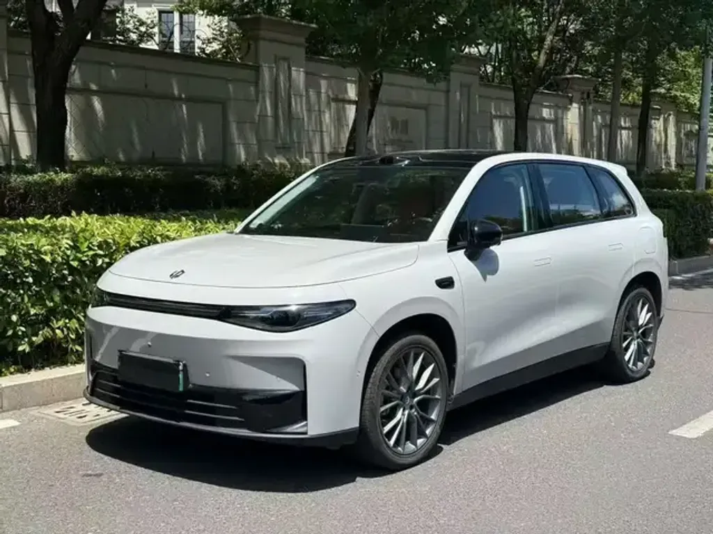 Leapmotor C10