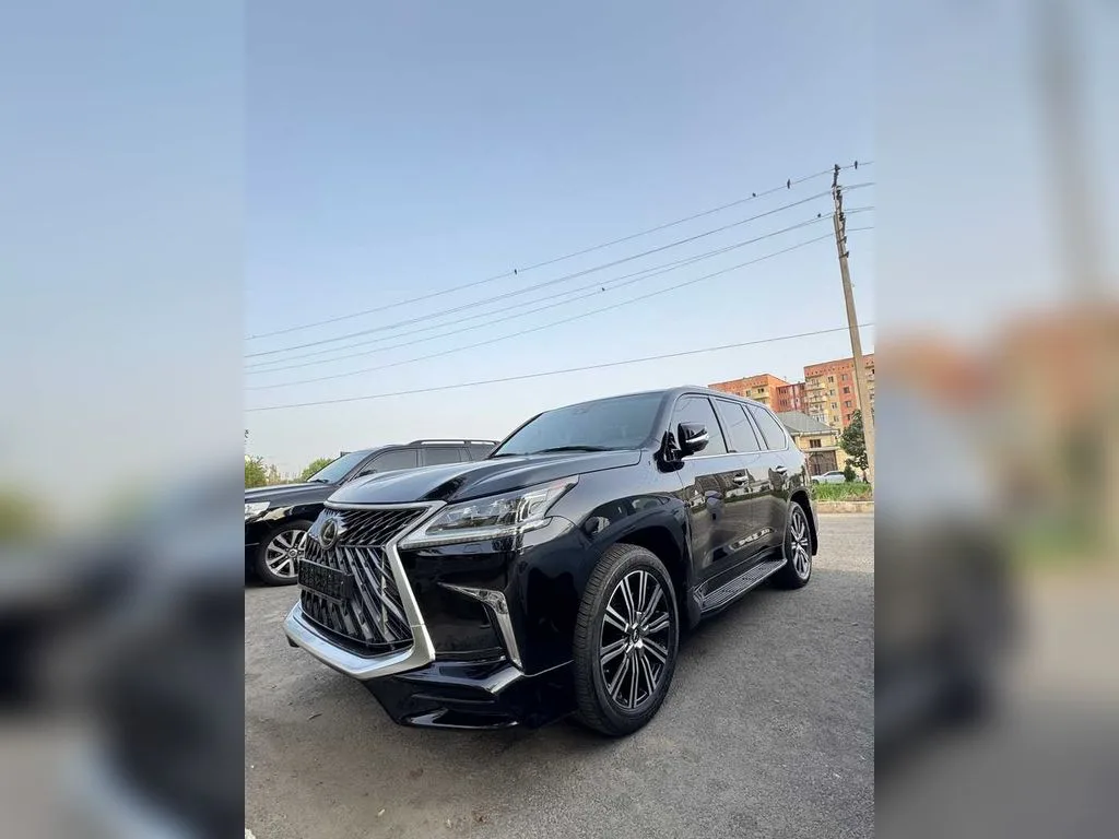 Lexus LX