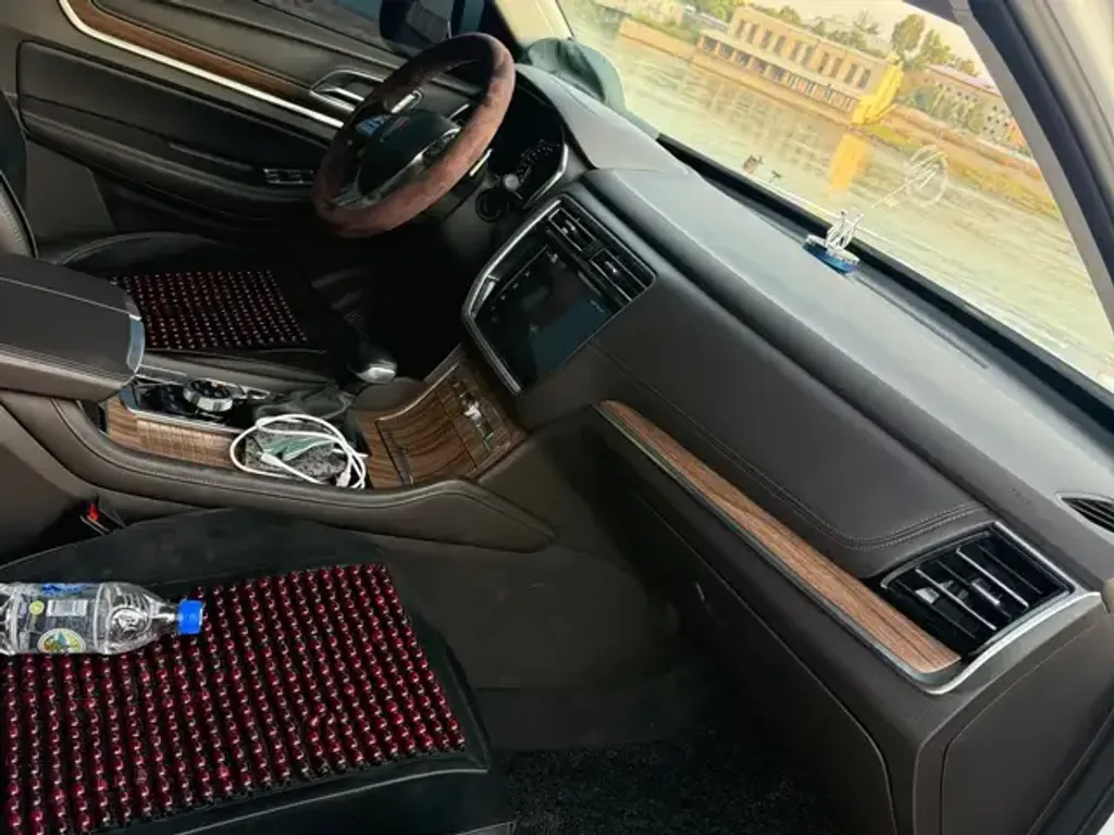 Roewe Rx8
