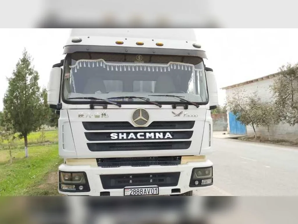 Грузовики Седельный тягач Shacman F300