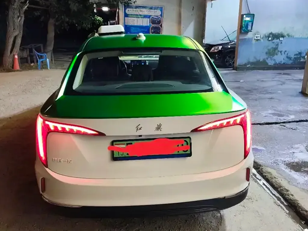 Hongqi E Qm5
