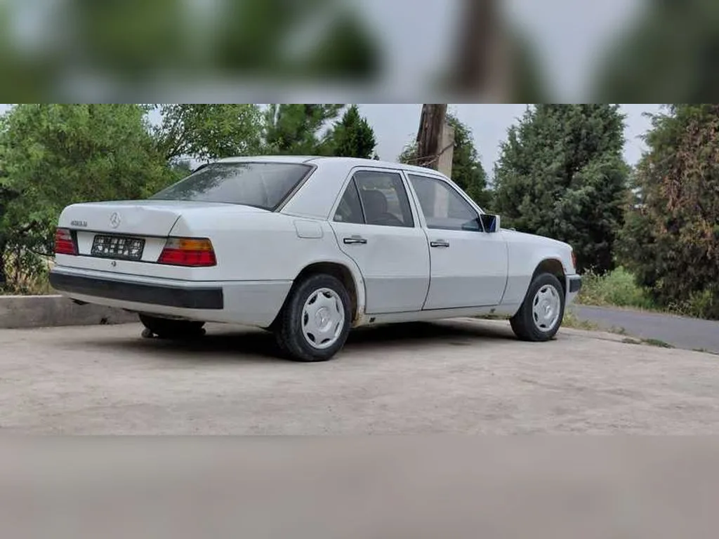 Mercedes-Benz W124