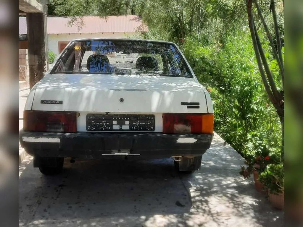 Lada 21099