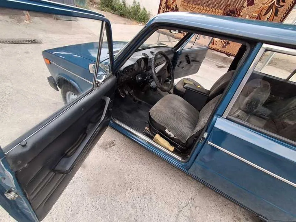 Lada 2106