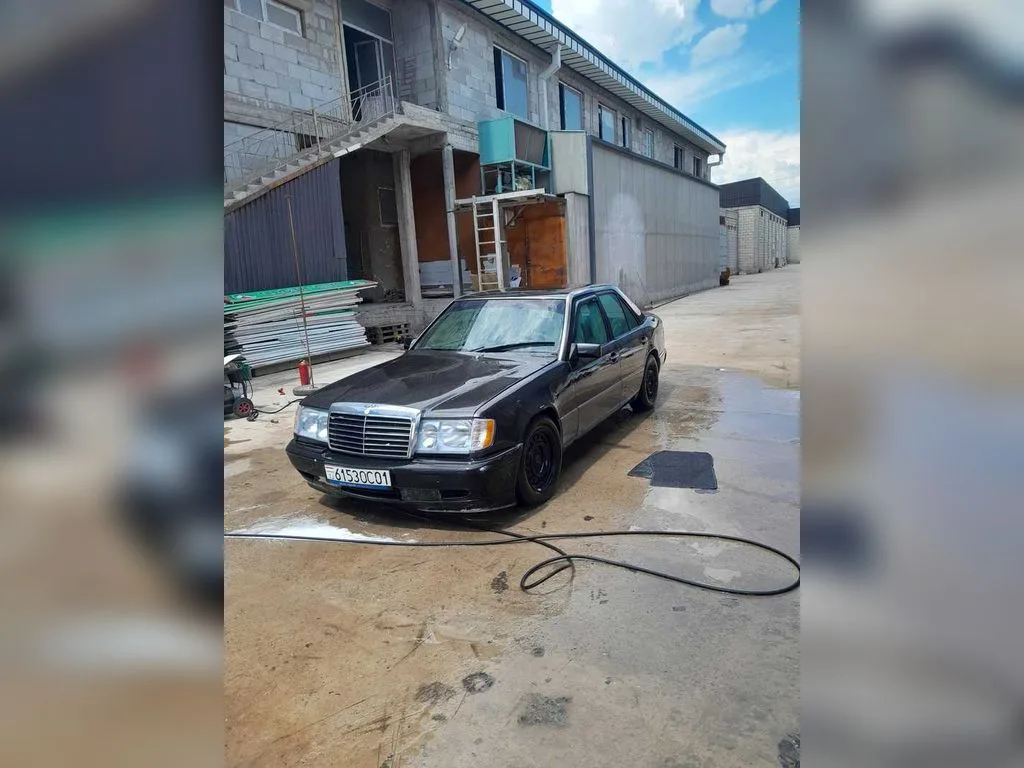 Mercedes-Benz W124