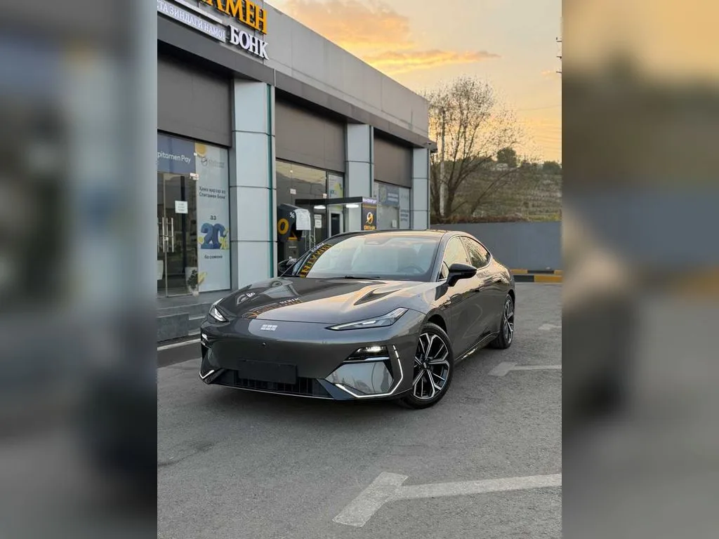 Geely Galaxy E8