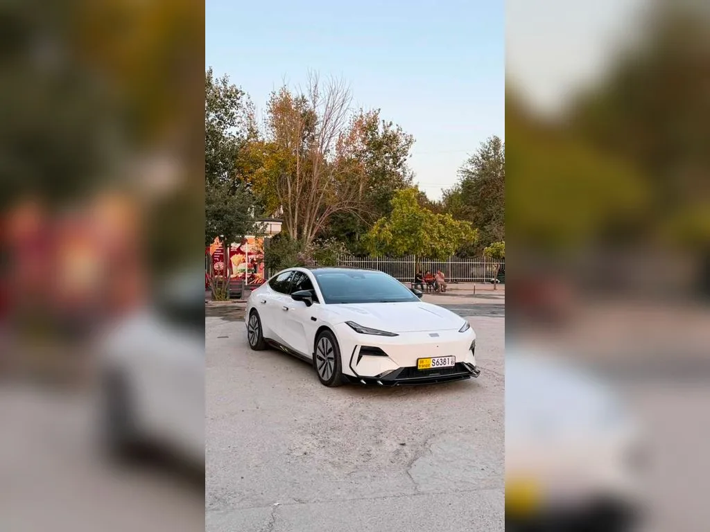 Geely Galaxy E8