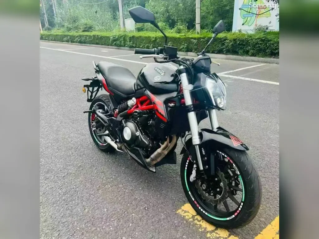 Мотоцикл Benelli Huanglong 302