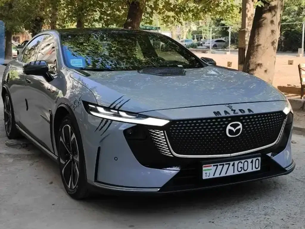 Mazda EZ 6