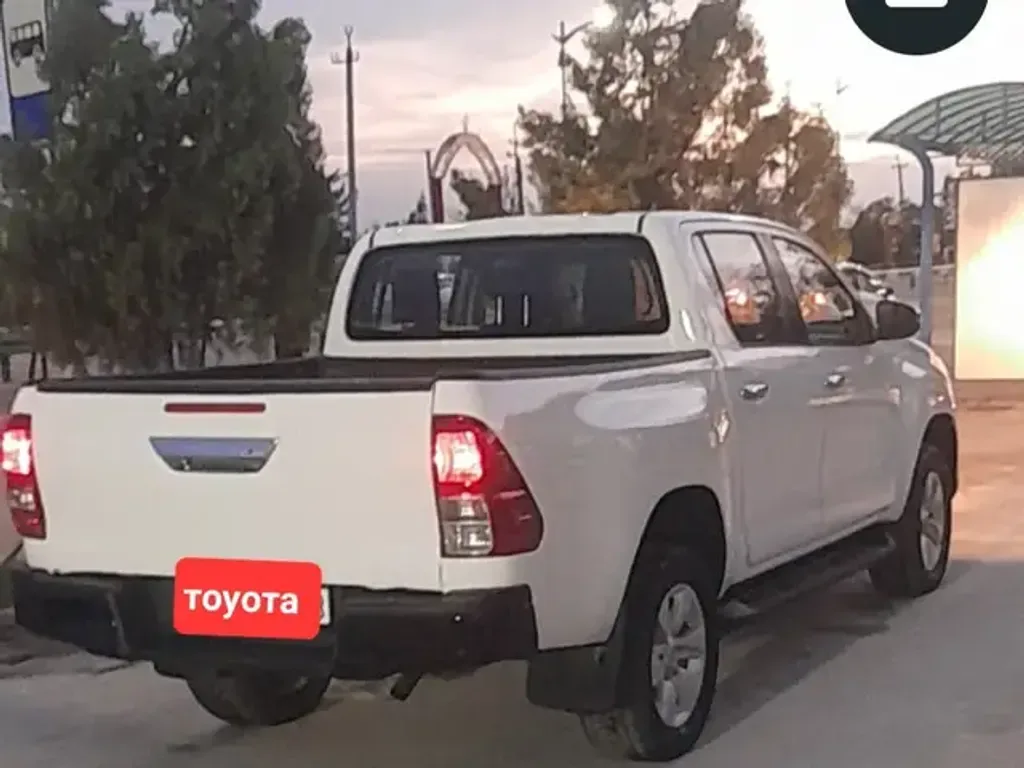 Toyota Hilux