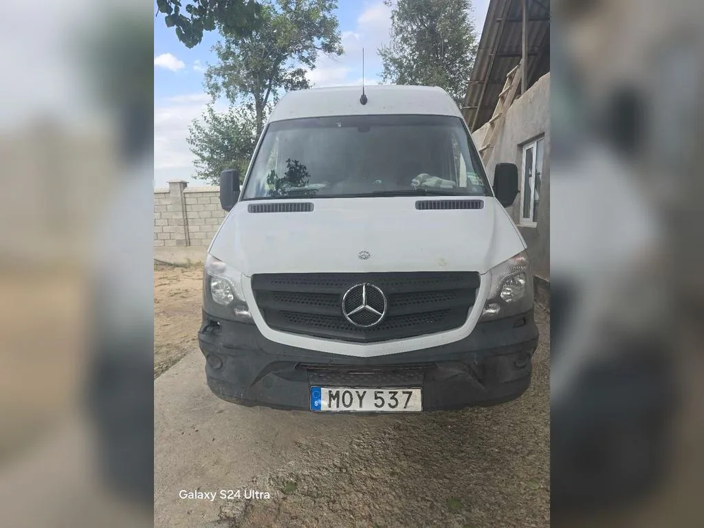Фургон Mercedes-Benz Sprinter