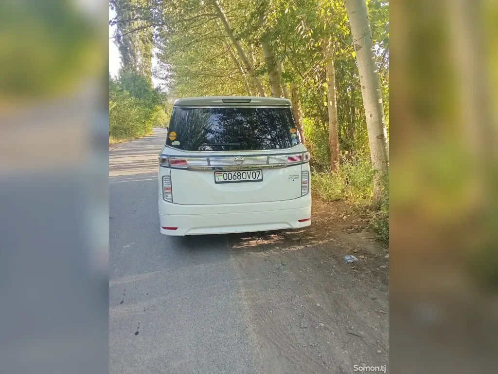 Nissan Elgrand