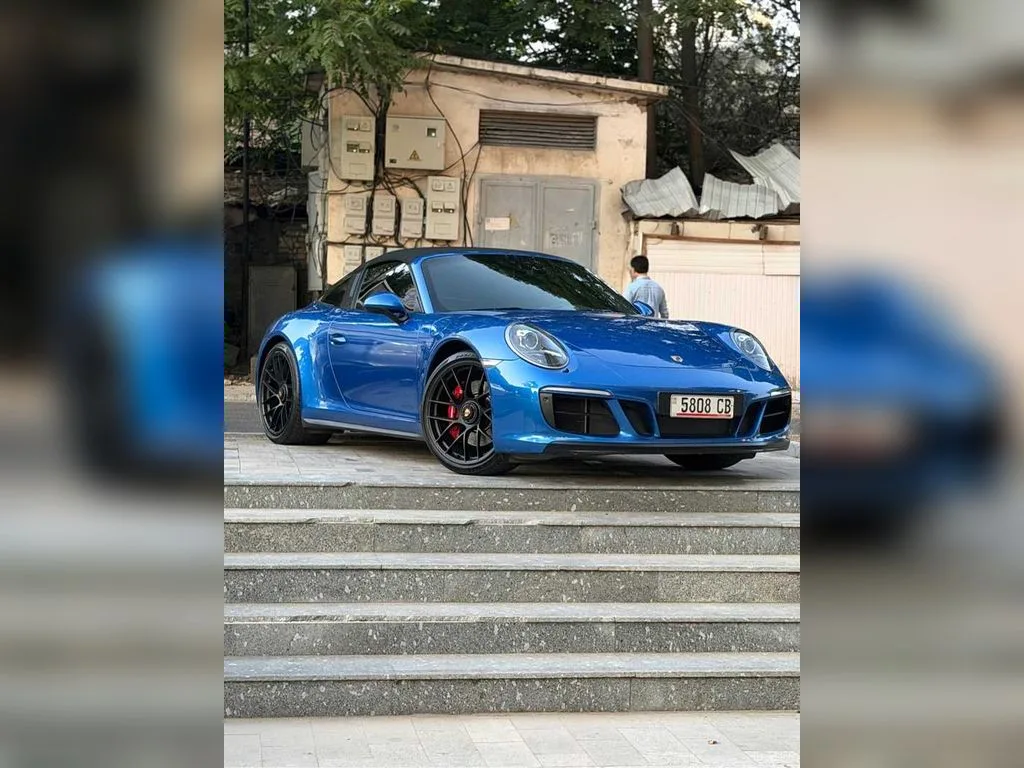 Porsche 911