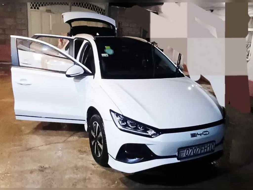 BYD E2