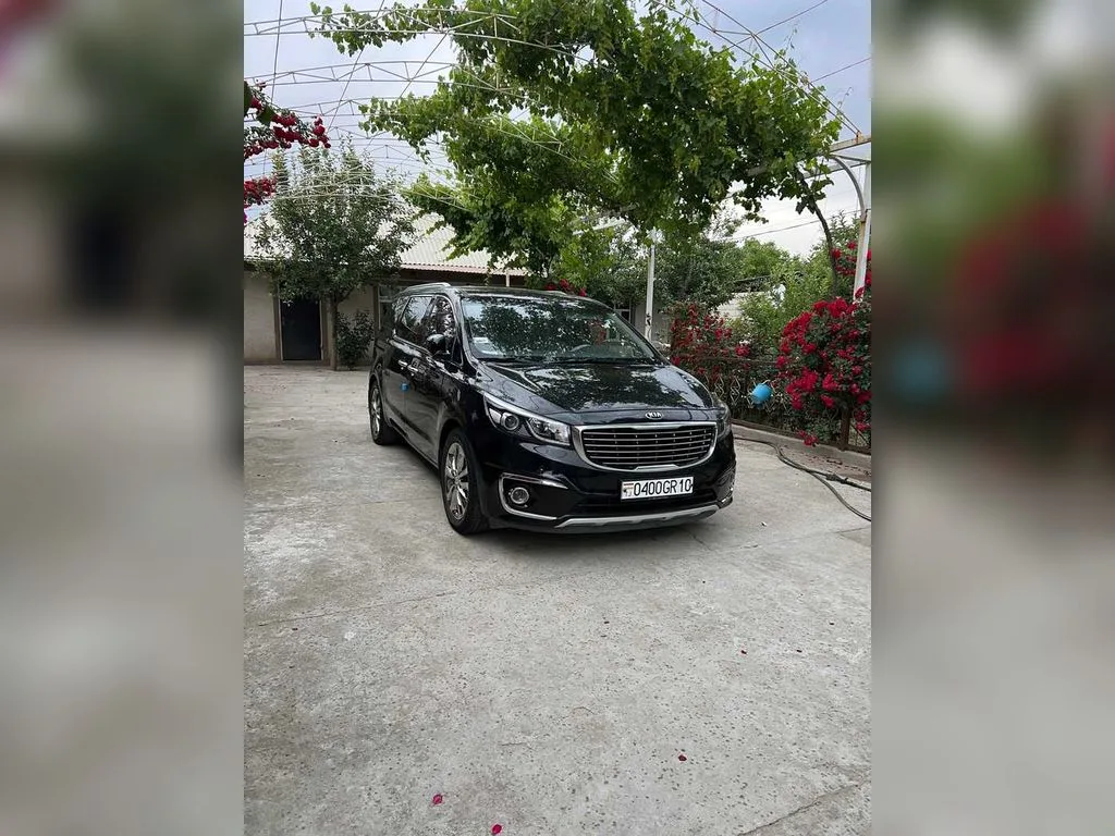 Kia Carnival