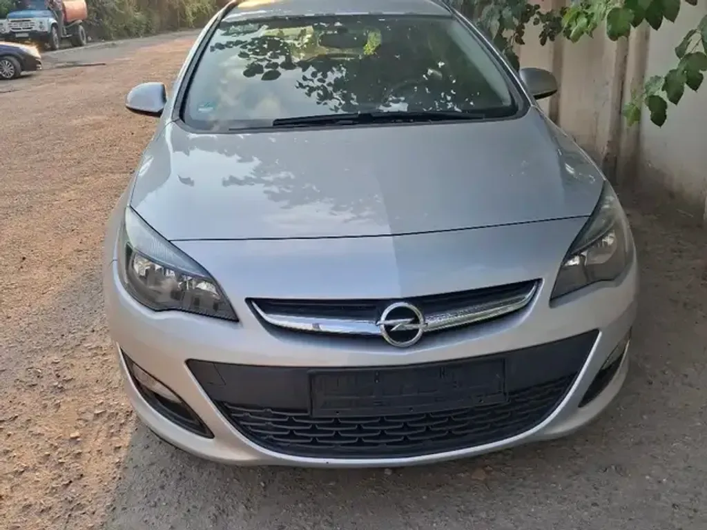 Opel Astra J