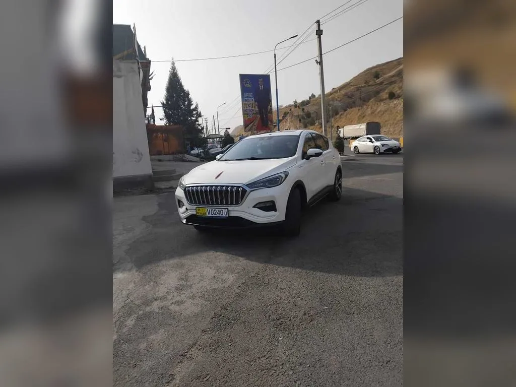 Hongqi Hs3