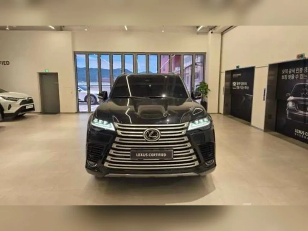 Lexus LX
