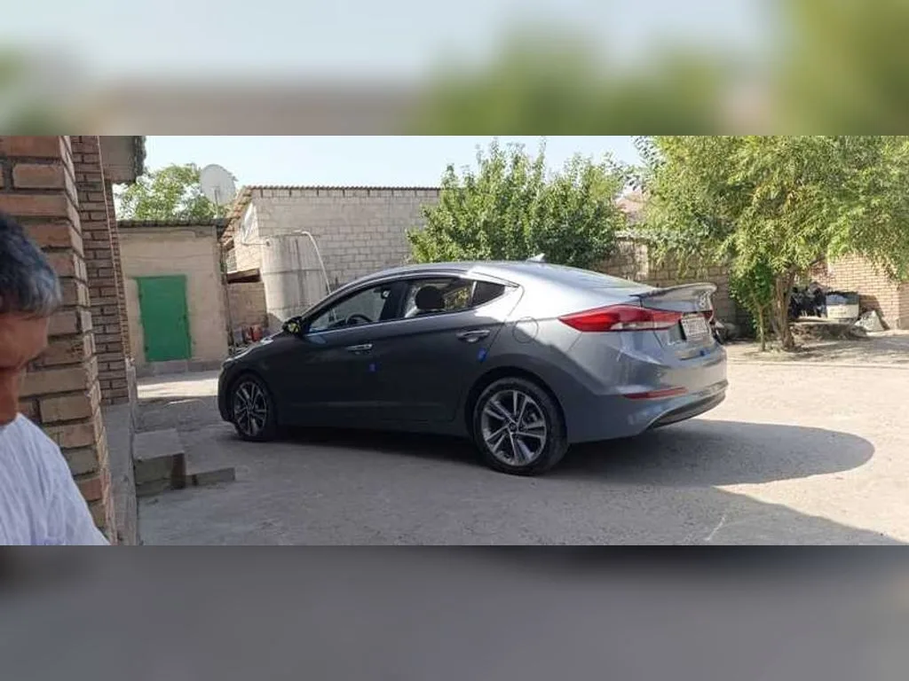 Hyundai Elantra