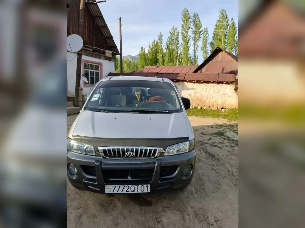 Микроавтобус Hyundai Starex