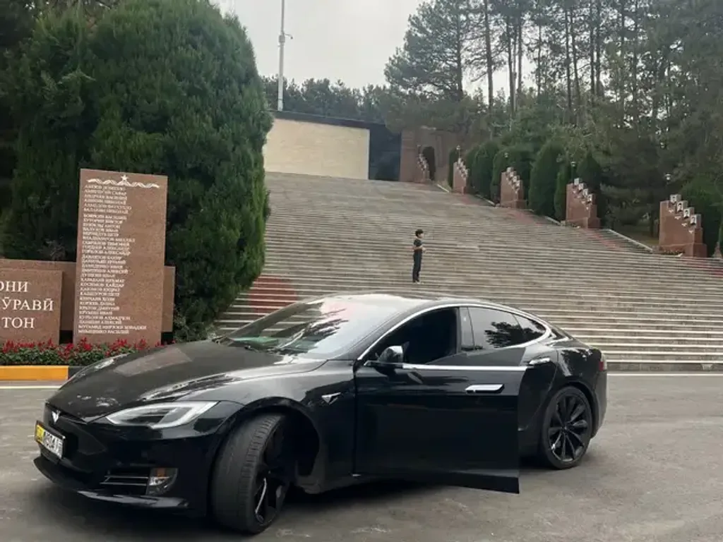 Tesla Model S