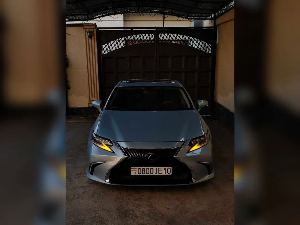 Lexus ES series