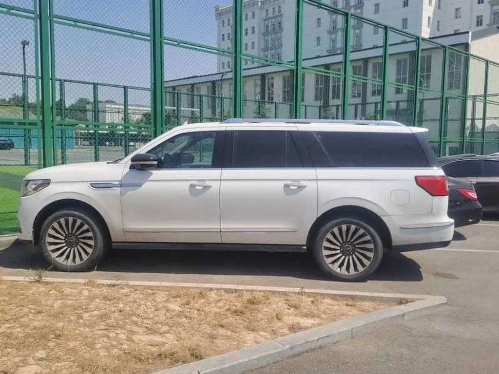 Lincoln Aviator