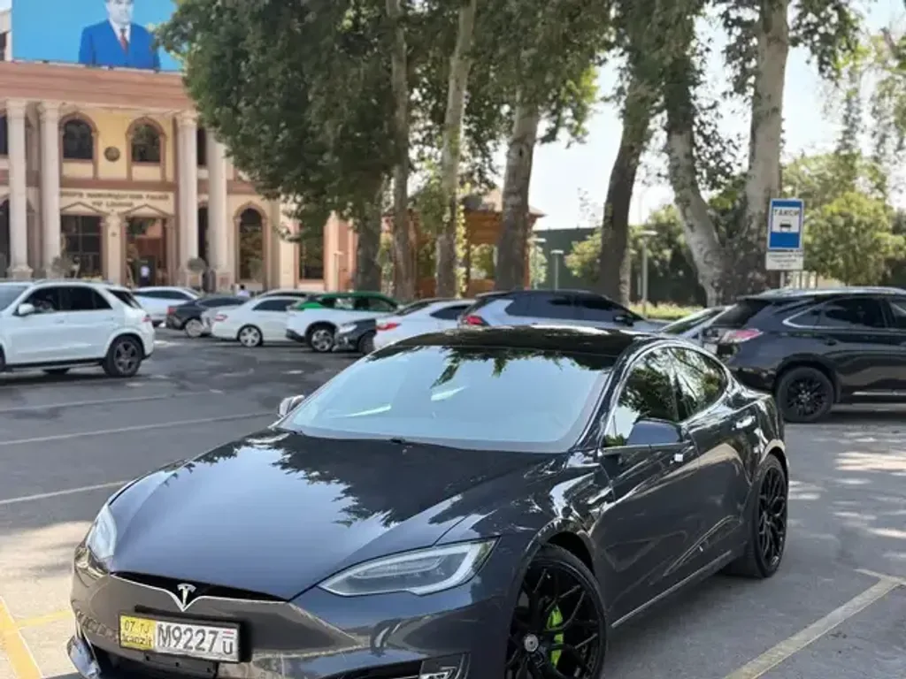 Tesla Model S