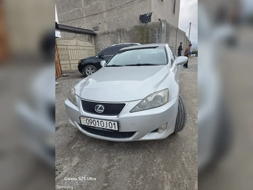 Lexus IS
