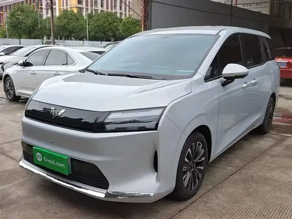 Wuling Starlight