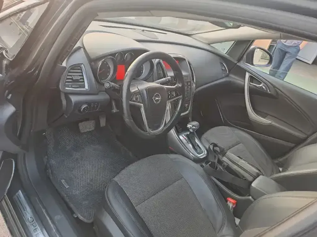 Opel Astra J