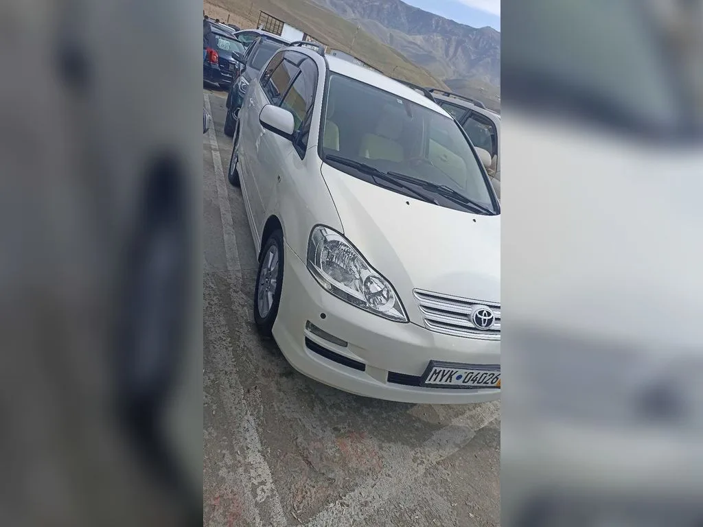Toyota Ipsum