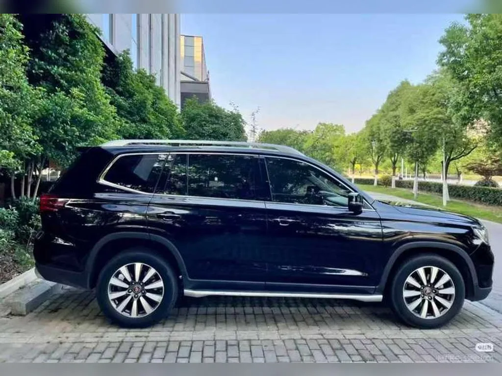 Roewe Rx8