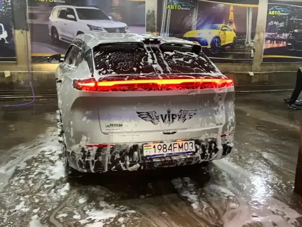Dongfeng L7