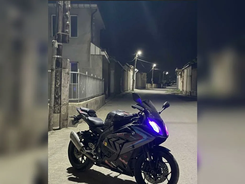 Мотоцикл BMW