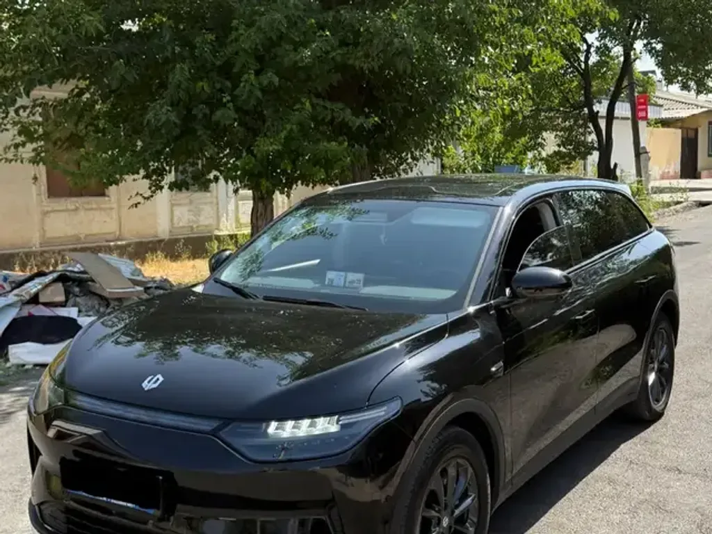 Leapmotor C11
